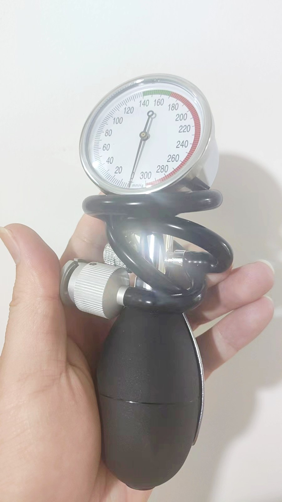 Leakage Tester for flexible endoscopes — current-generation platform fit